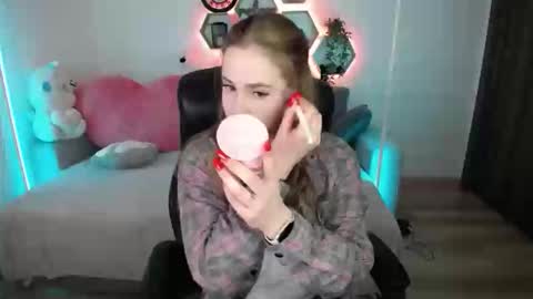 Snapshot of sabrinviolet chatting on 04.26.26 Sabrina Violet online show from 04.26.26