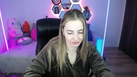 Snapshot of sabrinviolet chatting on 05.12.26 Sabrina Violet online show from 05.12.26