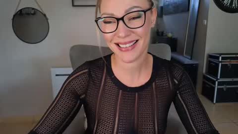 sacha__xx online show from 09.26.25