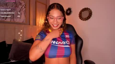 Snapshot of sade_jackson1 chatting on 06.07.26 Sophie online show from 06.07.26