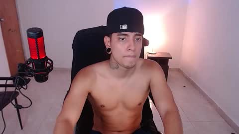 Snapshot of saenz_hotx chatting on 10.06.25 saenz_hotx online show from 10.06.25