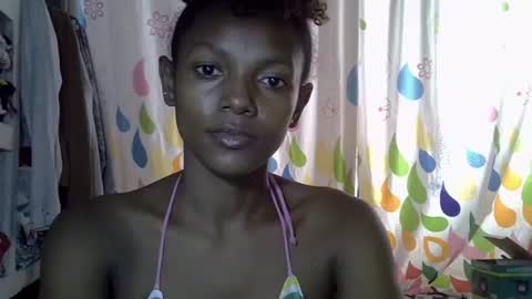 safira19 online show from 10.28.25