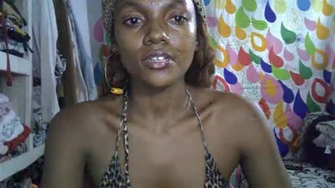 safira19 online show from 10.28.25