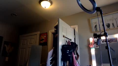 Snapshot of saggy888 chatting on 09.18.25 MistressLady online show from 09.18.25