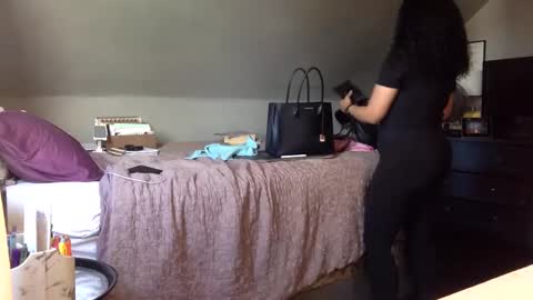 Snapshot of saggy888 chatting on 09.22.25 MistressLady online show from 09.22.25