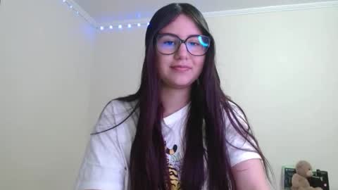 Snapshot of sahaliefox_ chatting on 09.26.25 Sahaliefox  online show from 09.26.25