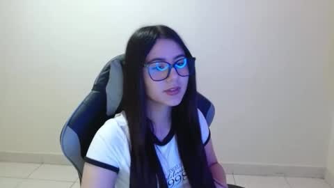 Snapshot of sahaliefox_ chatting on 10.22.25 Sahaliefox  online show from 10.22.25