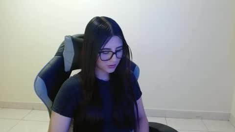 Snapshot of sahaliefox_ chatting on 10.23.25 Sahaliefox  online show from 10.23.25