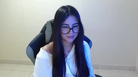 Snapshot of sahaliefox_ chatting on 10.24.25 Sahaliefox  online show from 10.24.25