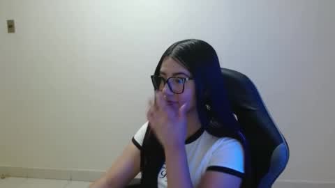 Sahaliefox  online show from 04.13.26