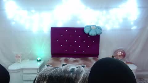 Snapshot of saharajonson chatting on 10.09.25 saharajonson online show from 10.09.25