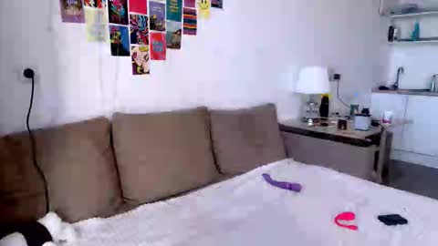 Snapshot of sailormoon666_ chatting on 10.17.25 Sofia online show from 10.17.25