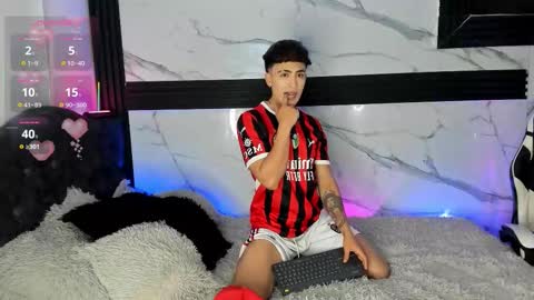 Snapshot of saimonvela chatting on 03.22.26 Juan online show from 03.22.26