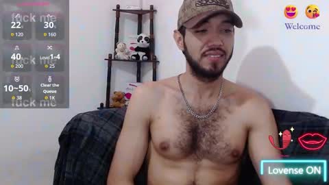 Snapshot of saint_castle chatting on 09.30.25 Saint Castle online show from 09.30.25