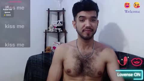 Snapshot of saint_castle chatting on 10.19.25 Saint Castle online show from 10.19.25