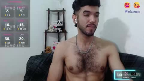 Snapshot of saint_castle chatting on 10.19.25 Saint Castle online show from 10.19.25