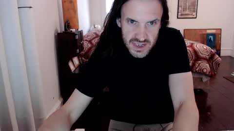 Snapshot of saintreeves chatting on 12.05.24 SaintReeves online show from 12.05.24