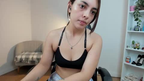 Sakura Harper online show from 11.04.25