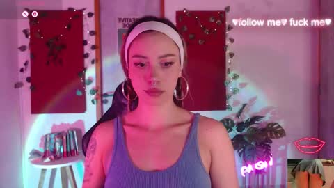 Snapshot of sakuraa_beauty chatting on 11.20.25 Sakura online show from 11.20.25