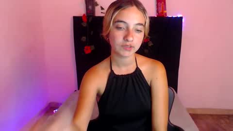 Snapshot of sakuraa_petitex chatting on 09.27.25 Sakura online show from 09.27.25