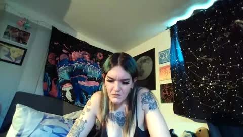 salemsslut online show from 12.22.24