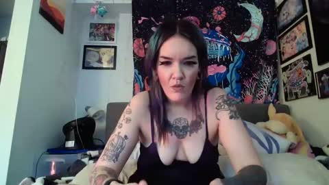 salemsslut online show from 12.30.24