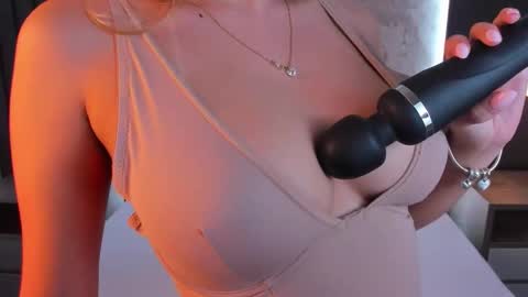 S A L I H A online show from 10.23.25