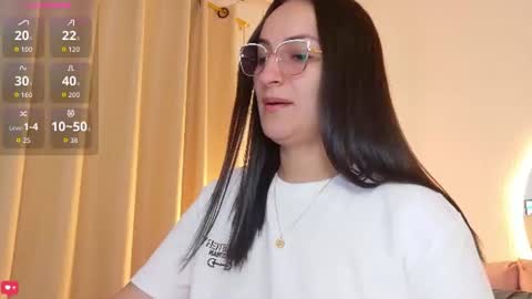 Snapshot of sally_azmani_ chatting on 07.18.26 Silvia online show from 07.18.26