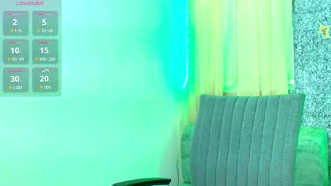 Snapshot of sally_ricci chatting on 10.02.25 sally_ricci online show from 10.02.25