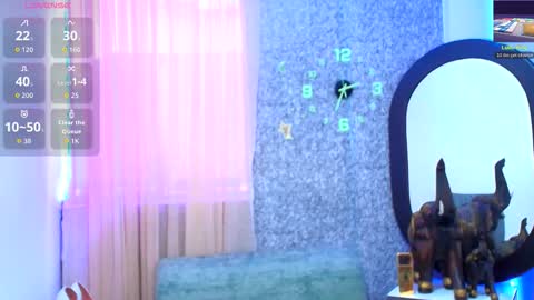 Snapshot of sally_ricci chatting on 10.15.25 sally_ricci online show from 10.15.25