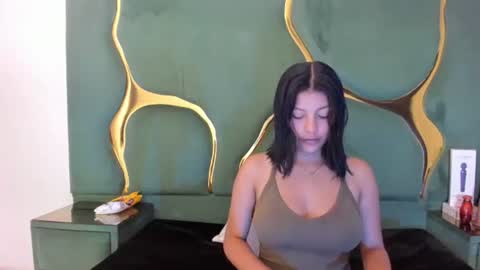 salmaportman_ online show from 10.26.25