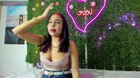 Snapshot of salome_domi chatting on 12.13.24 salome online show from 12.13.24