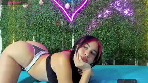 Snapshot of salome_domi chatting on 01.05.25 salome online show from 01.05.25