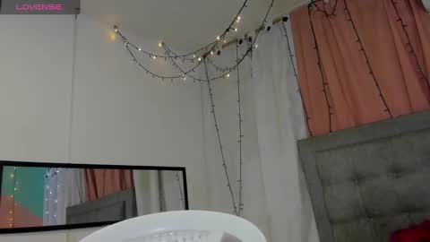 Snapshot of salome_domi chatting on 01.09.25 salome online show from 01.09.25