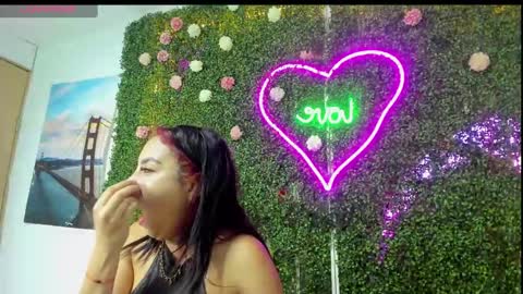 Snapshot of salome_domi chatting on 01.19.25 salome online show from 01.19.25