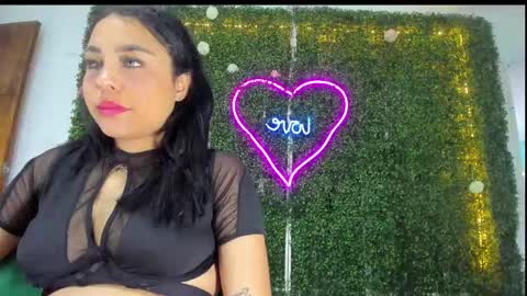 Snapshot of salome_domi chatting on 02.12.25 salome online show from 02.12.25