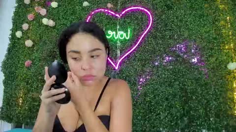 Snapshot of salome_domi chatting on 02.24.25 salome online show from 02.24.25