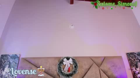 Snapshot of salomesimos1 chatting on 12.21.24 Salome online show from 12.21.24