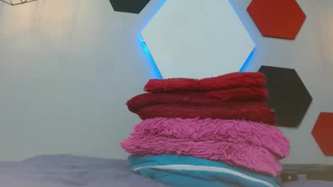 Snapshot of salomeswet chatting on 01.01.25 martina online show from 01.01.25