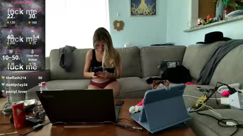 Salty Captain 69  Hat Girl 69 online show from 10.22.25