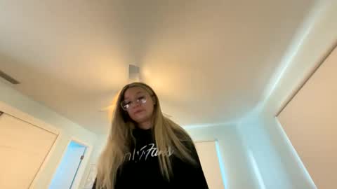 Salty Captain 69  Hat Girl 69 online show from 11.28.25