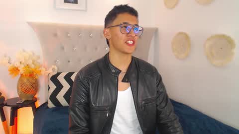 Salvador online show from 09.18.25