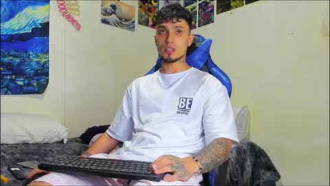 Snapshot of salvatore_dereck chatting on 10.03.25   online show from 10.03.25