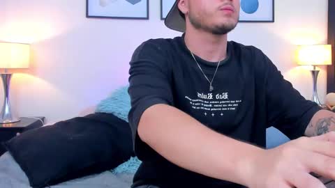 Snapshot of salvatore_muller chatting on 11.03.25 Salvatore  online show from 11.03.25