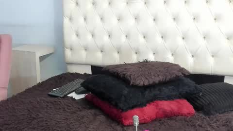 saly moon online show from 10.01.25