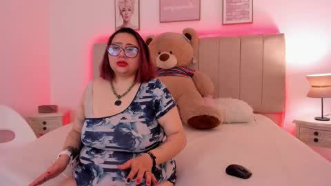 Snapshot of sam_von_tess chatting on 10.22.25 Samantha  online show from 10.22.25