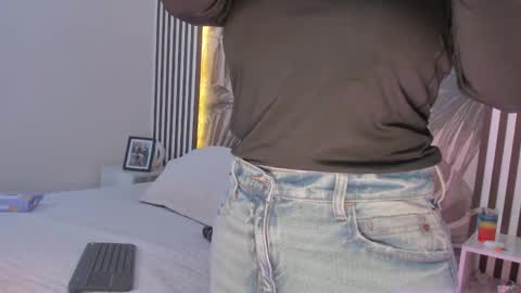 Snapshot of samaantha_white_ chatting on 10.25.25 Samaantha online show from 10.25.25