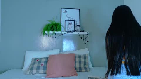   online show from 11.10.25