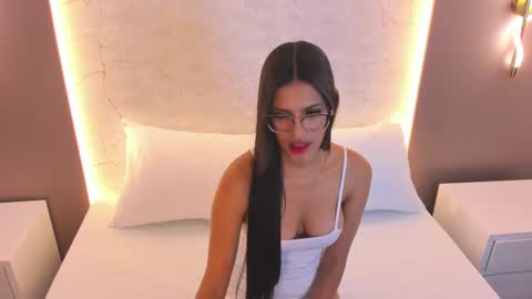 S A M A N T A online show from 09.10.25