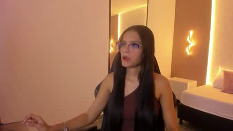 S A M A N T A online show from 09.17.25